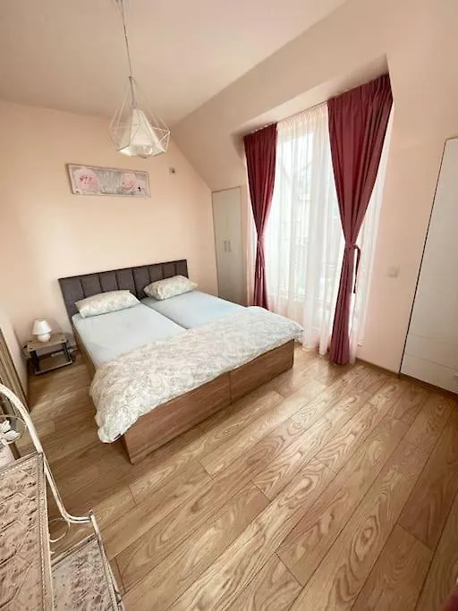 Cozy Apartment With Pool In Burgas