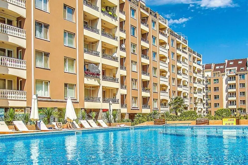 Cozy Apartment With Pool In Burgas